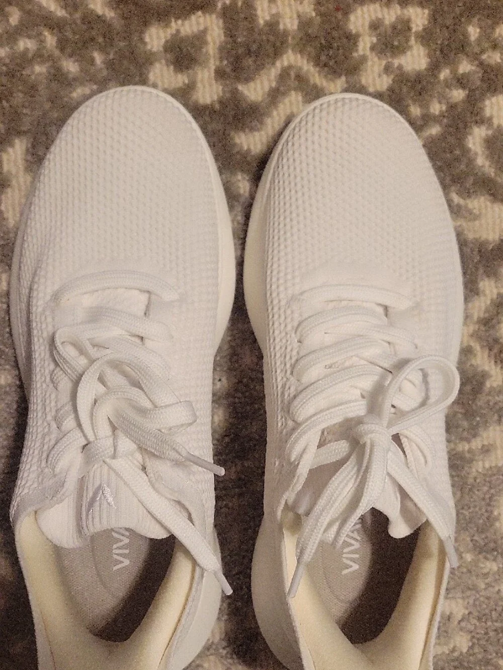 VIVALA Unixex Mwn And Women's White Lightweight Knit Sneakers